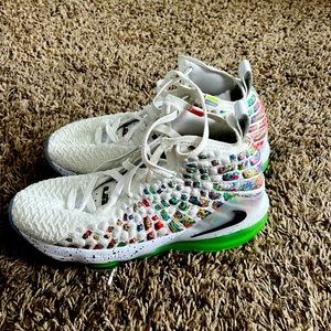 Nike LeBron 17 GS Air Command Force BQ5594-100